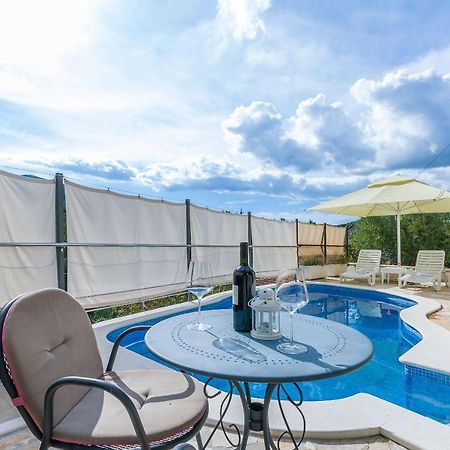 Villa Holiday Home Zvecanje Bagian luar foto