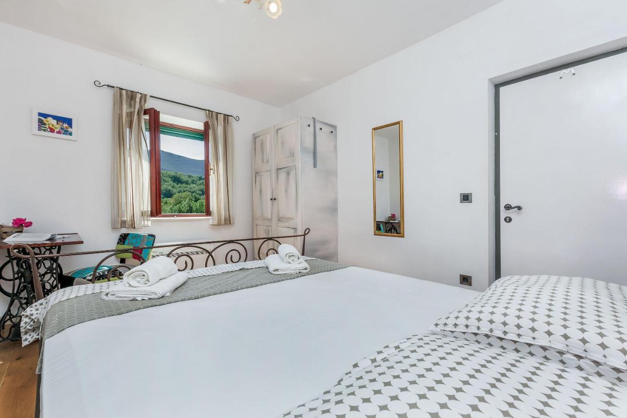 Villa Holiday Home Zvecanje Bagian luar foto
