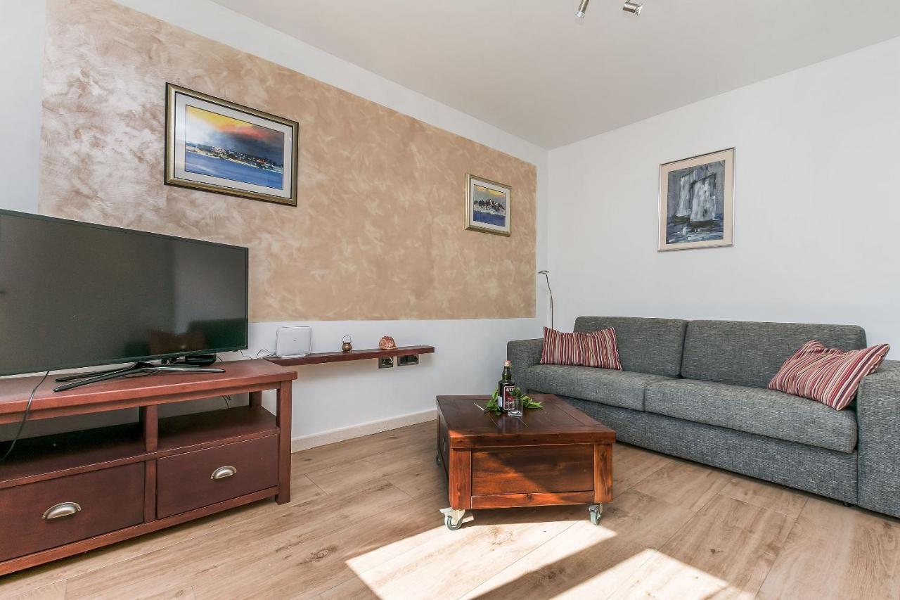 Villa Holiday Home Zvecanje Bagian luar foto