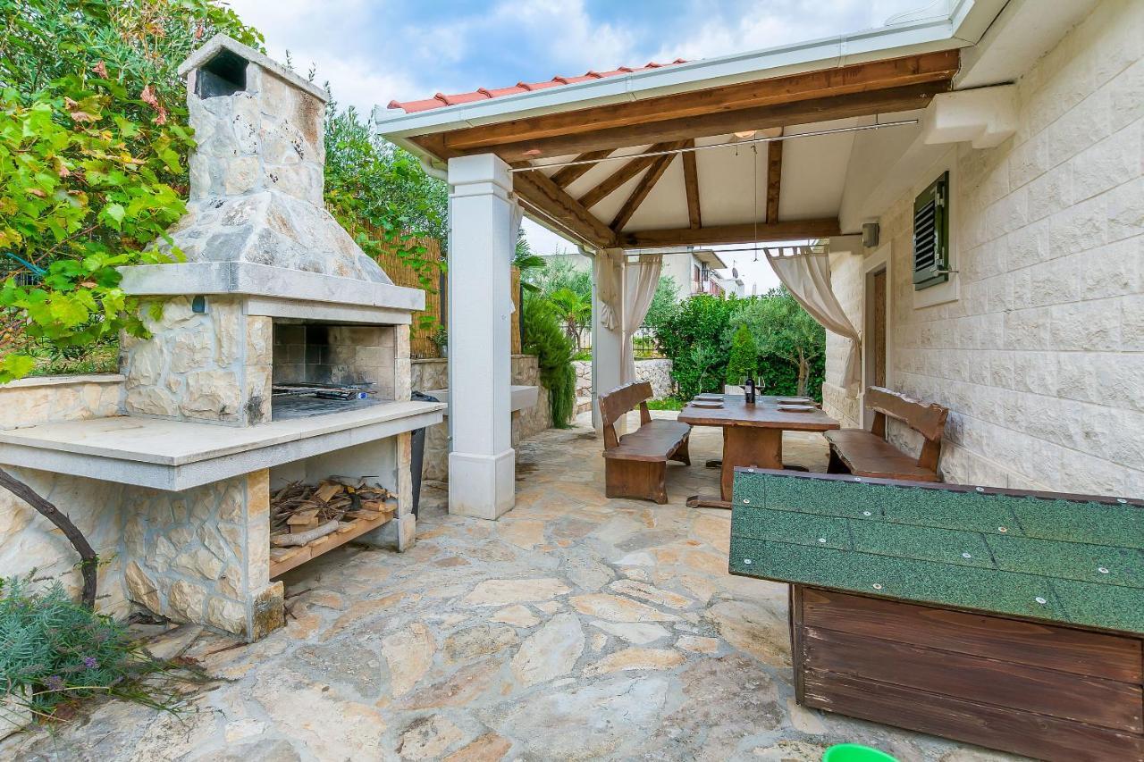 Villa Holiday Home Zvecanje Bagian luar foto