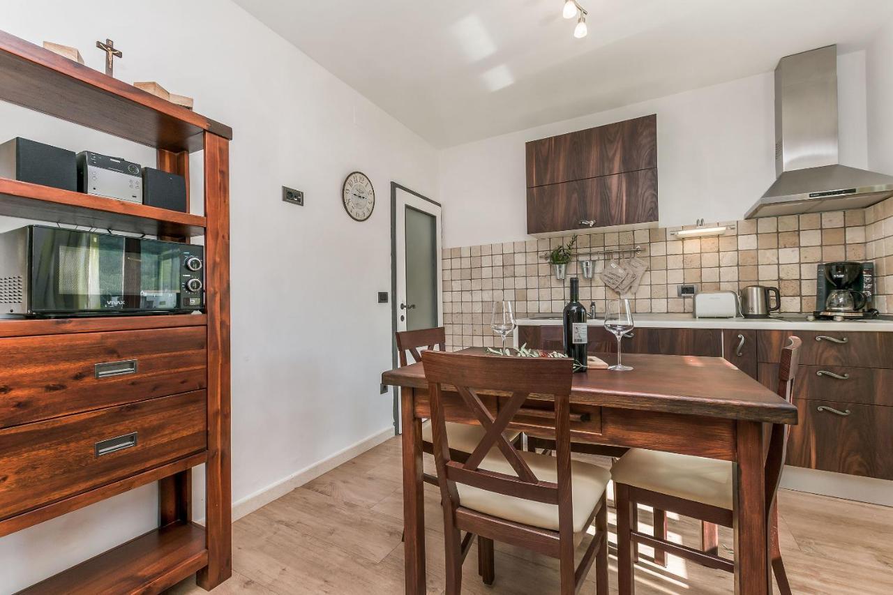 Villa Holiday Home Zvecanje Bagian luar foto