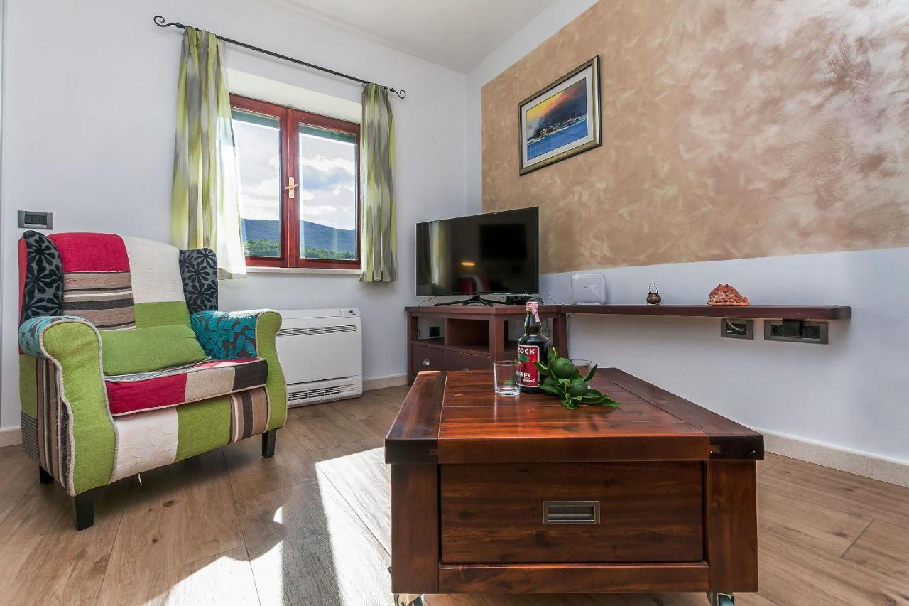 Villa Holiday Home Zvecanje Bagian luar foto