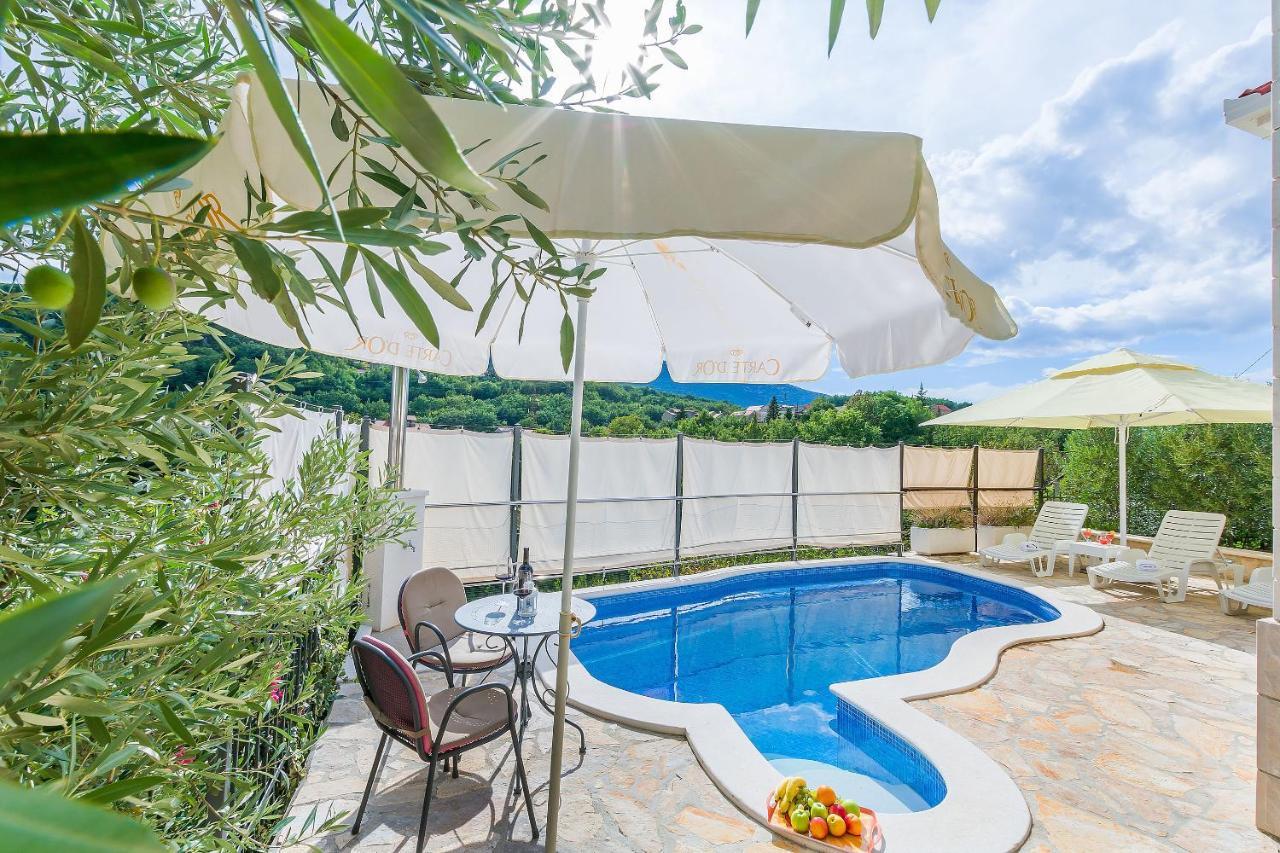 Villa Holiday Home Zvecanje Bagian luar foto